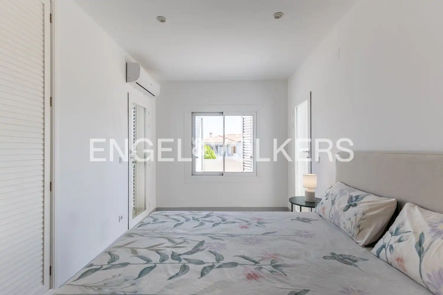 Bedroom of Houses for rent in Valencia  with Air Conditioner, Heating and Private garden