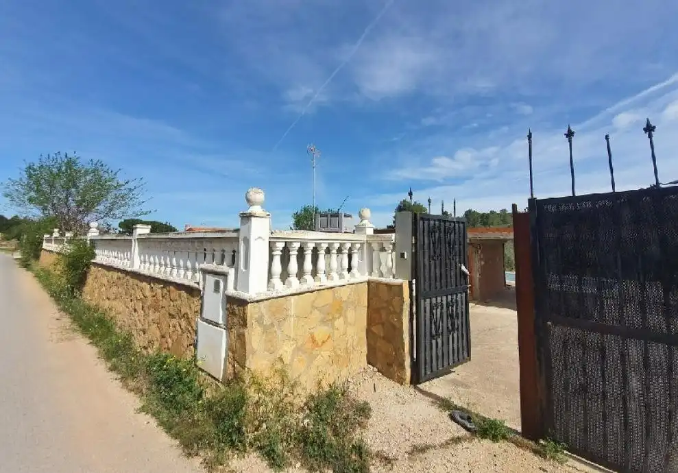Villa zum Verkauf in Calle Diseminado