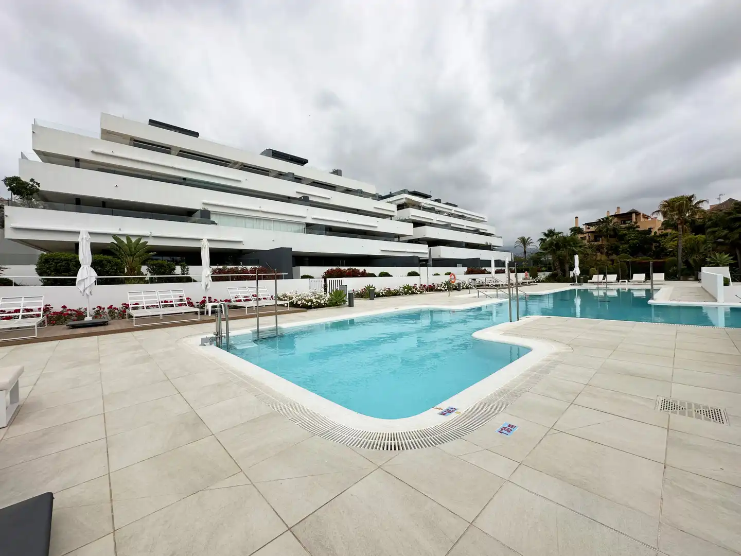 Piscina de Planta baixa en venda en Estepona amb Aire condicionat, Terrassa i Traster