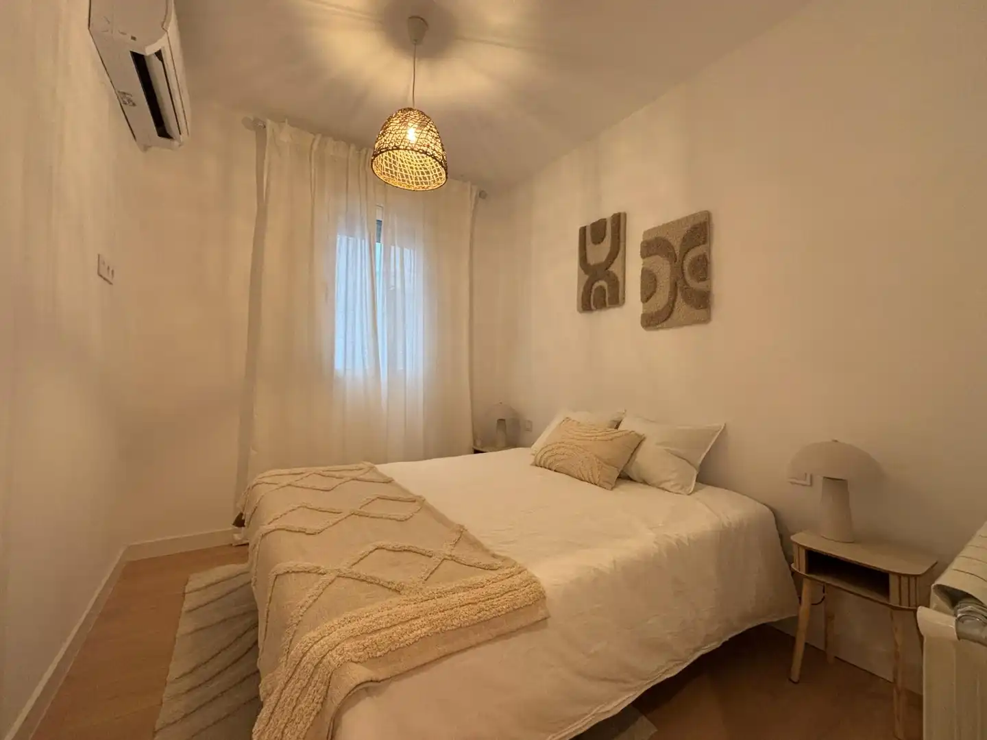 Bedroom of Flat for rent in Madrid  with Air Conditioner, Heating and Furnished