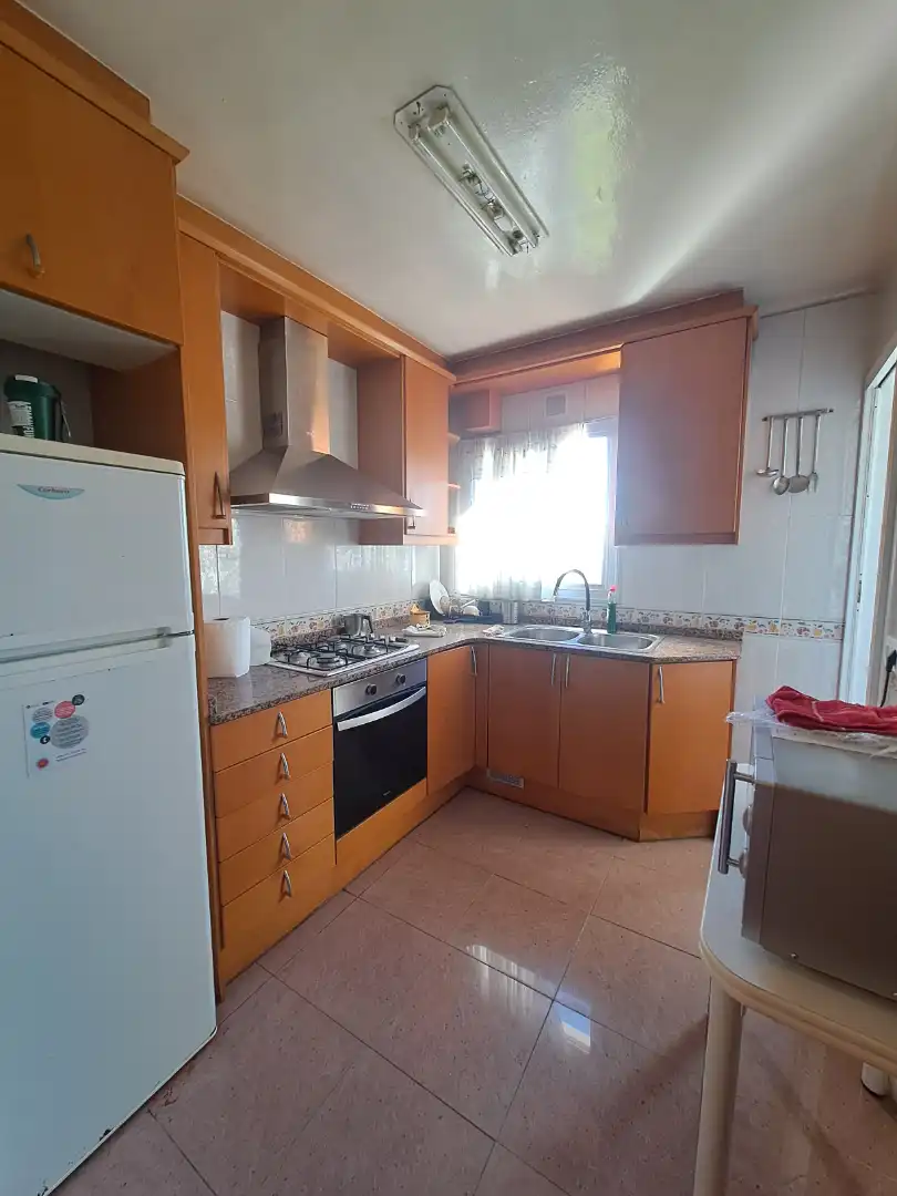 Küche von Wohnung zur Miete in Vilanova i la Geltrú mit Möbliert, Ofen und Waschmaschine