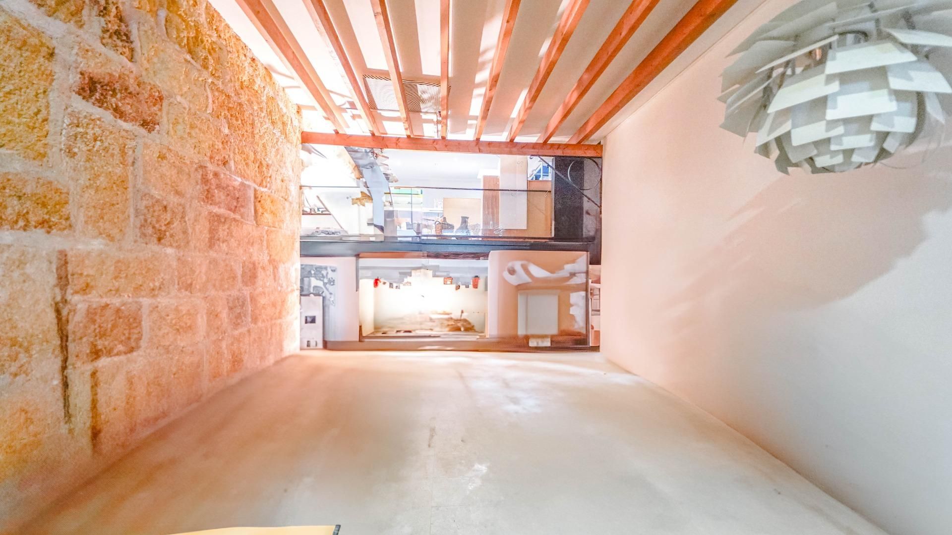 Premises for sale in Inca  with Air Conditioner