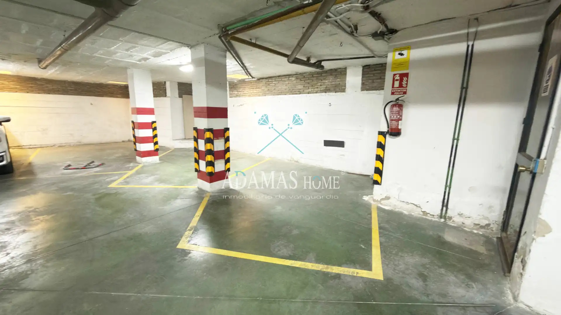 Parkplatz von Wohnung zum Verkauf in Sevilla mit Klimaanlage, Heizung und Abstellraum