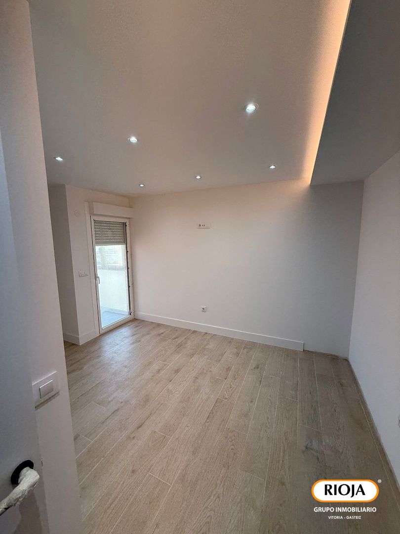 Flat for sale in Vitoria - Gasteiz  with Heating, Terrace and Storage room