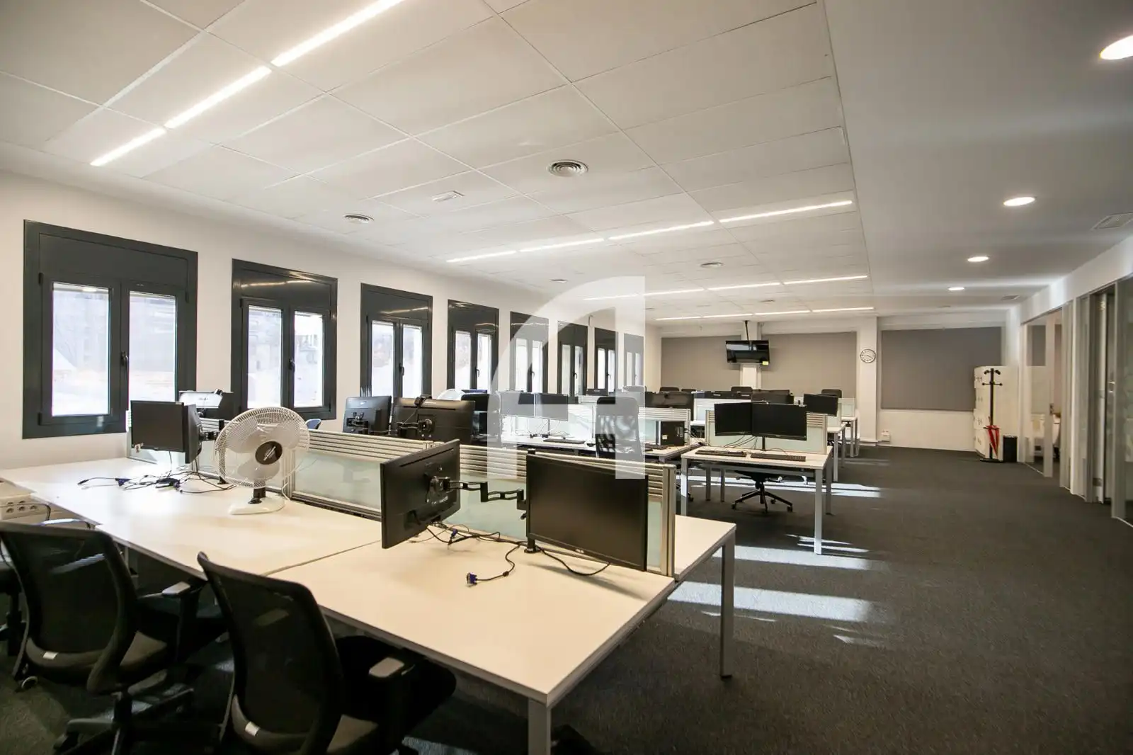 Büro zur Miete in Barcelona mit Klimaanlage und Heizung