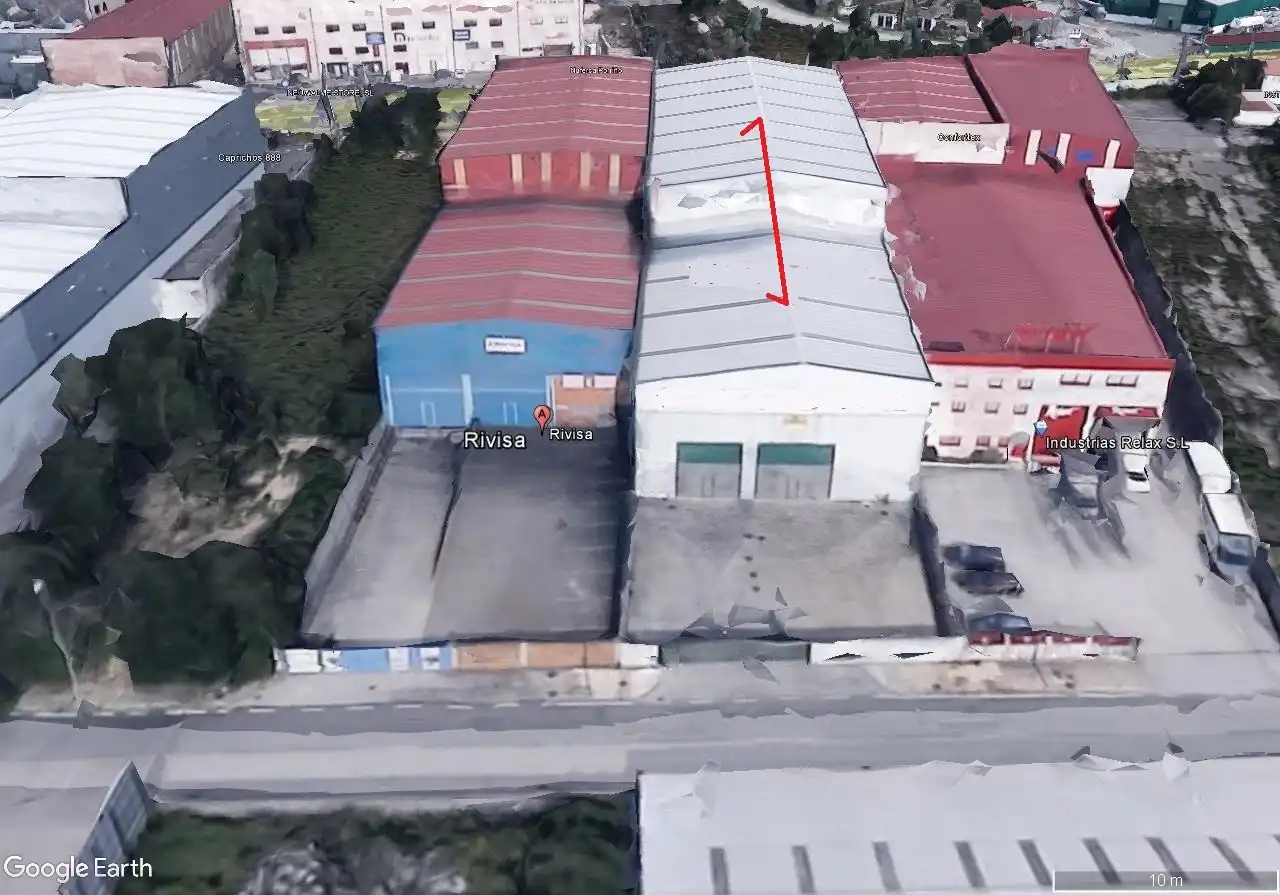 Vista exterior de Nau industrial en venda en O Porriño  