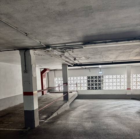 Garaje en Venta en Milán - Pumarín