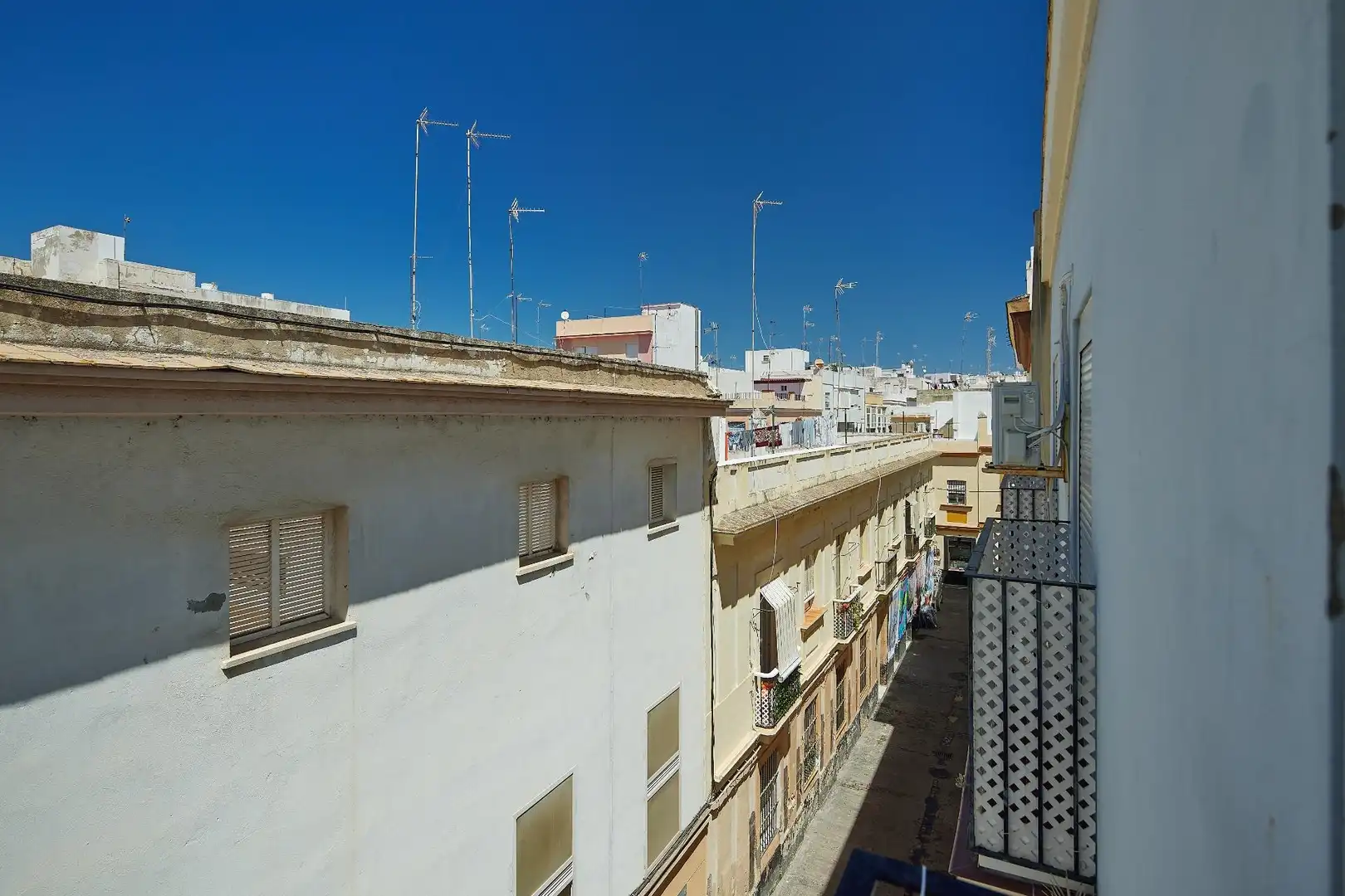 Vista exterior de Pis en venda en Cádiz amb Aire condicionat, Calefacció i Balcó