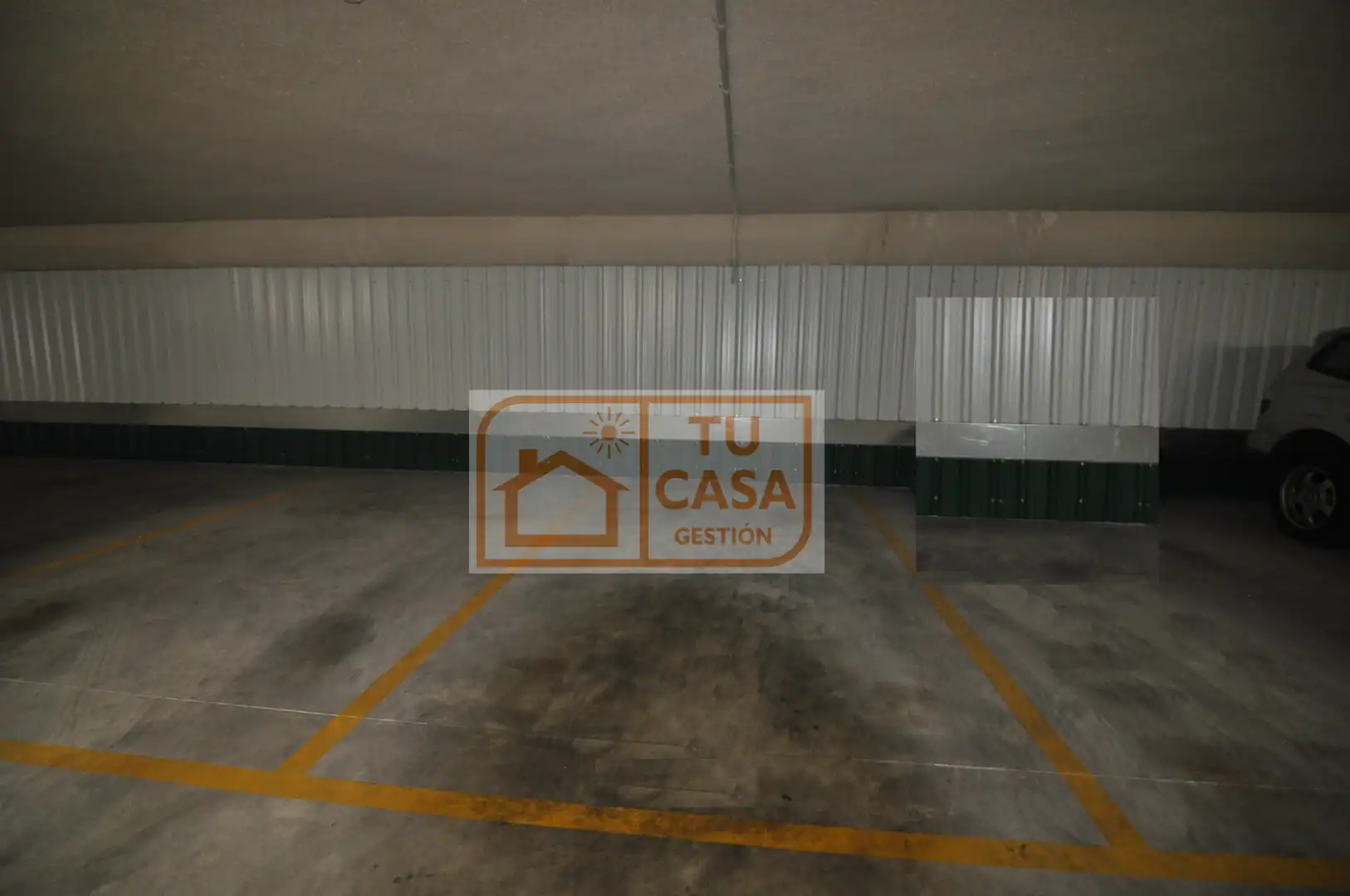 Parking de Piso de alquiler en Cáceres con Aire acondicionado, Calefacción y Jardín privado