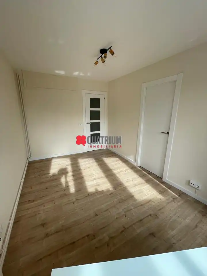 Flat for rent in Avenida de Salamanca, Campus Norte - San Caetano