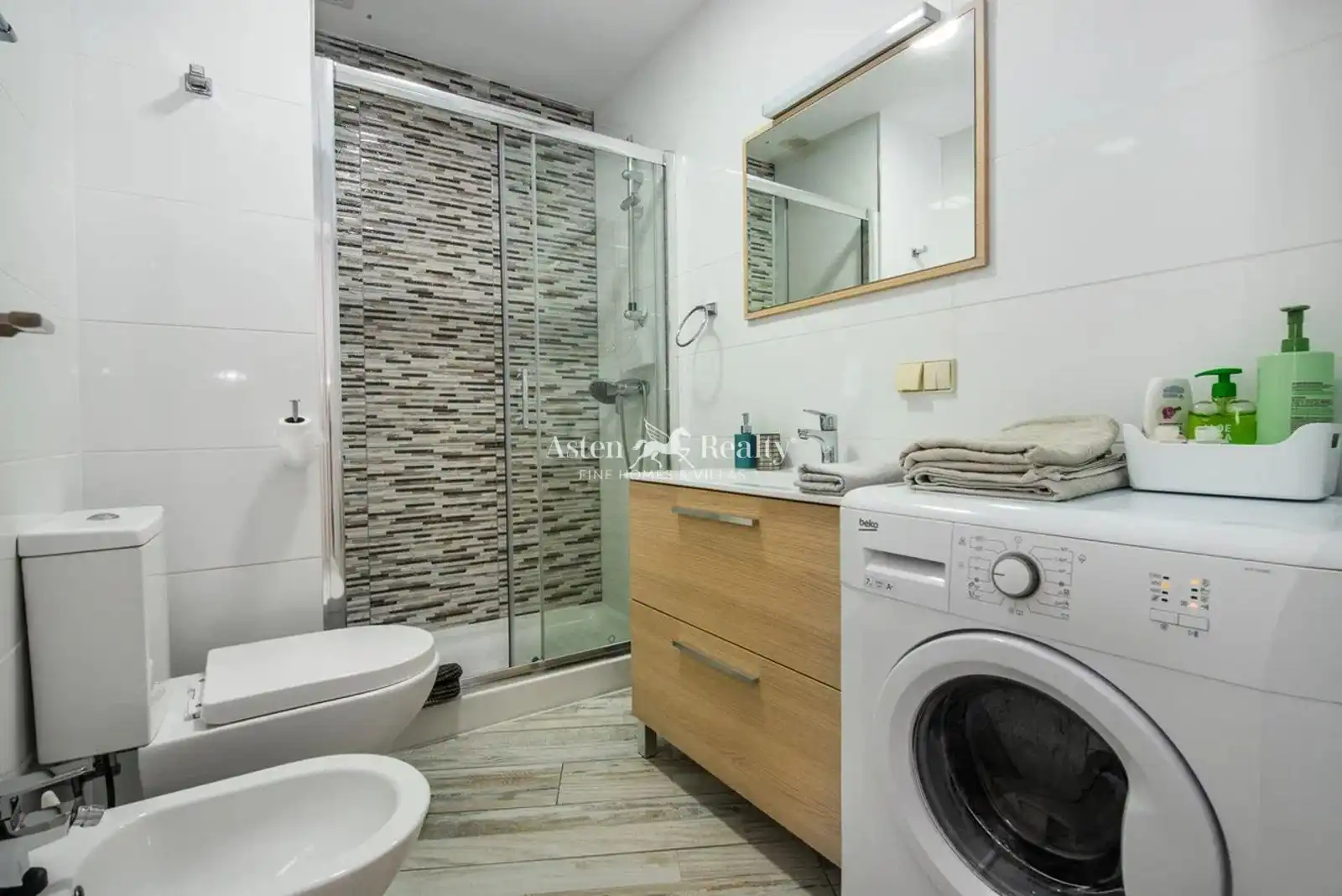 Badezimmer von Dachboden zum Verkauf in Adeje mit Terrasse, Schwimmbad und Alarm