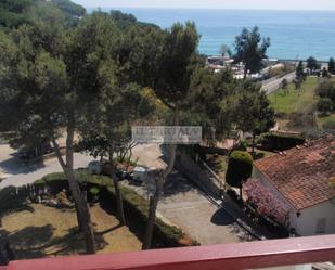 Vista exterior de Pis en venda en Sant Pol de Mar amb Balcó