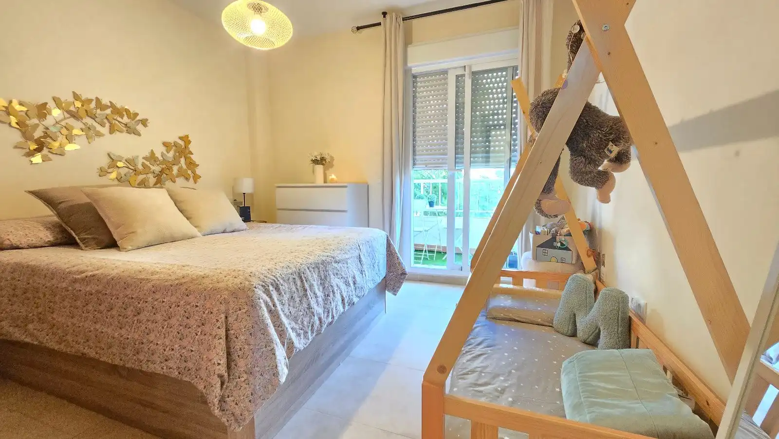 Bedroom of Flat for sale in El Pinillo 