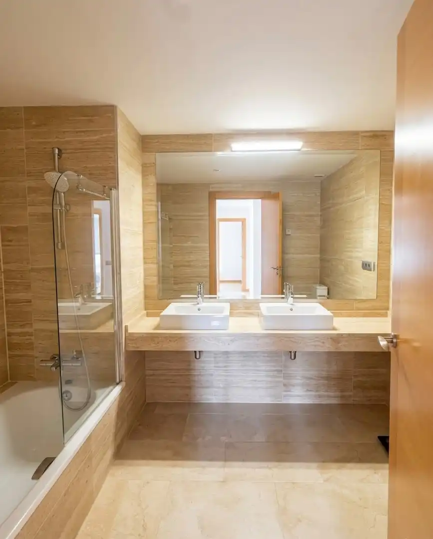 Bathroom of Attic for rent in Benahavís  with Air Conditioner, Heating and Terrace