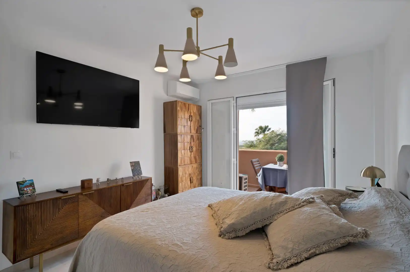 Bedroom of Apartments for sale in Marbella  with Air Conditioner, Private garden and Storage room