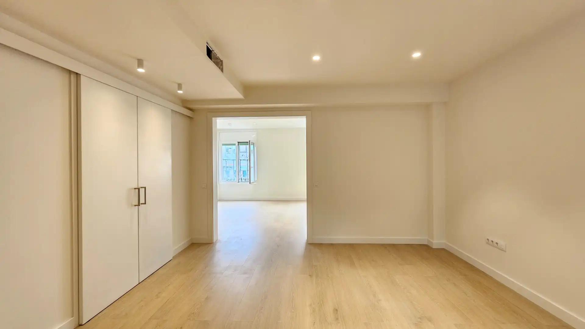 Büro zur Miete in Barcelona mit Klimaanlage, Heizung und Internet