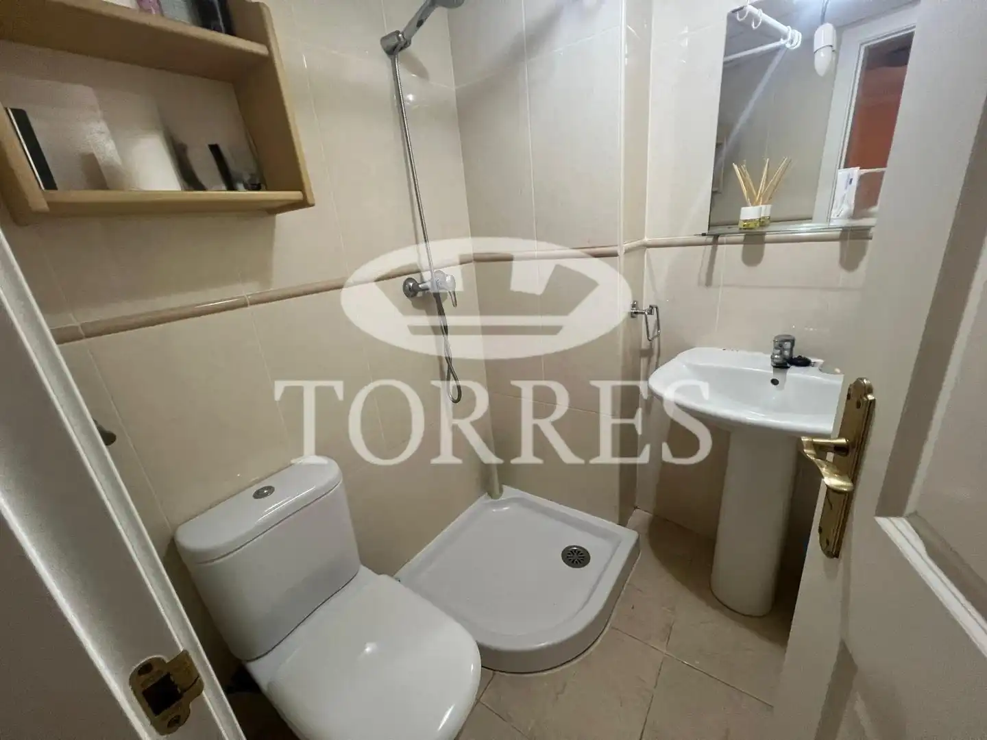 Bathroom of Flat for sale in Fuengirola  with Air Conditioner, Terrace and Storage room