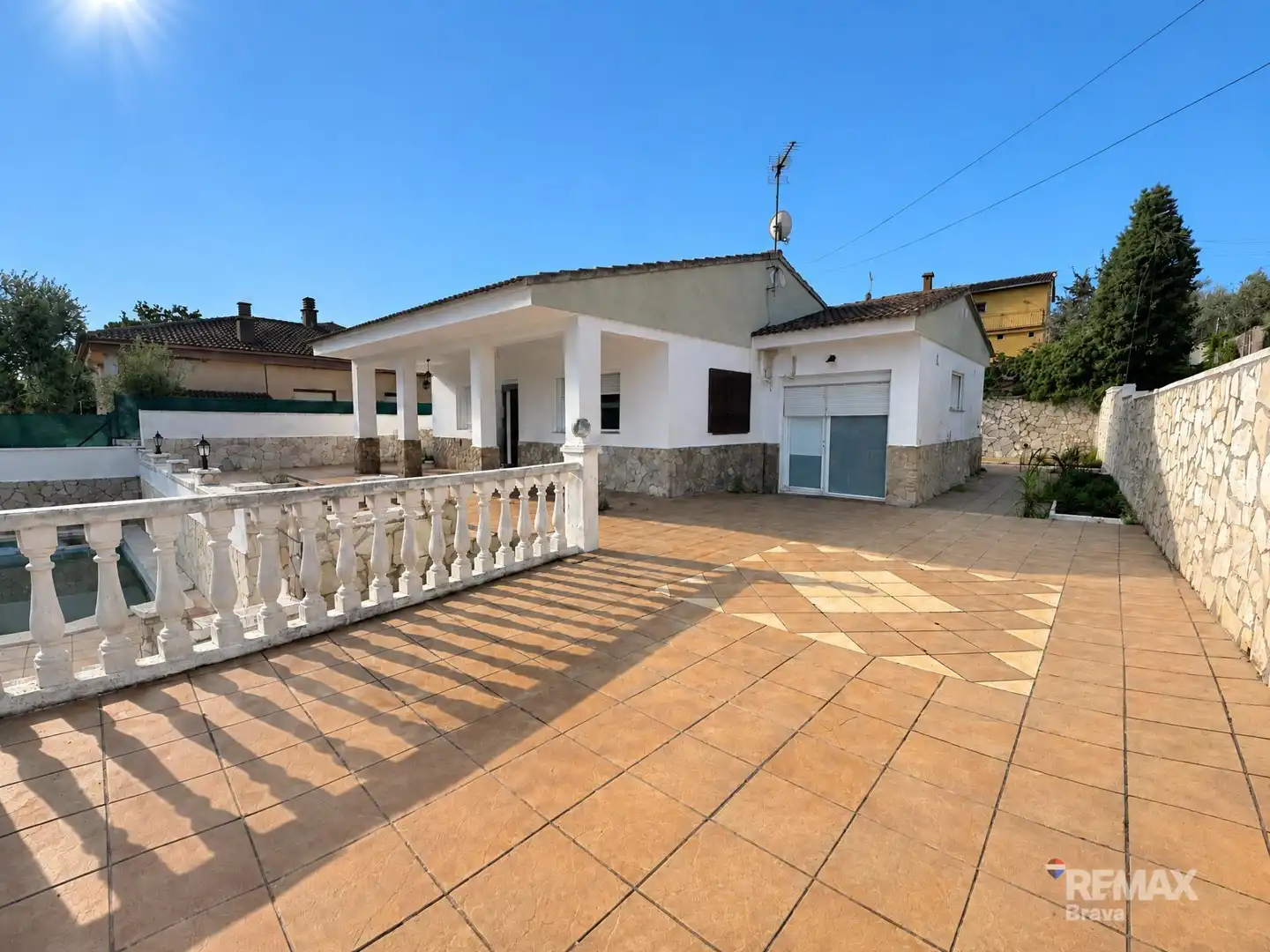 Villa mit Pool zum Verkauf in Calle Rovello