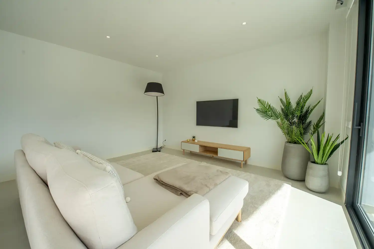 Wohnzimmer von Wohnung zum Verkauf in Fuengirola mit Klimaanlage, Heizung und Terrasse