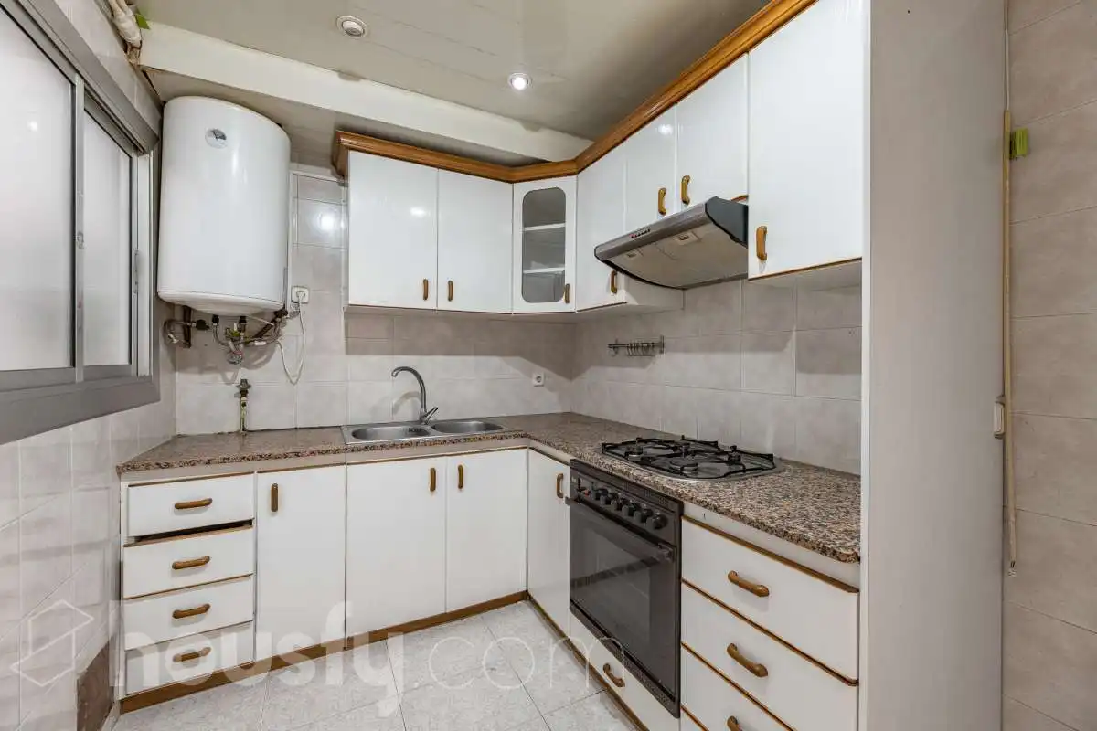 Kitchen of Flat for sale in Barcelona