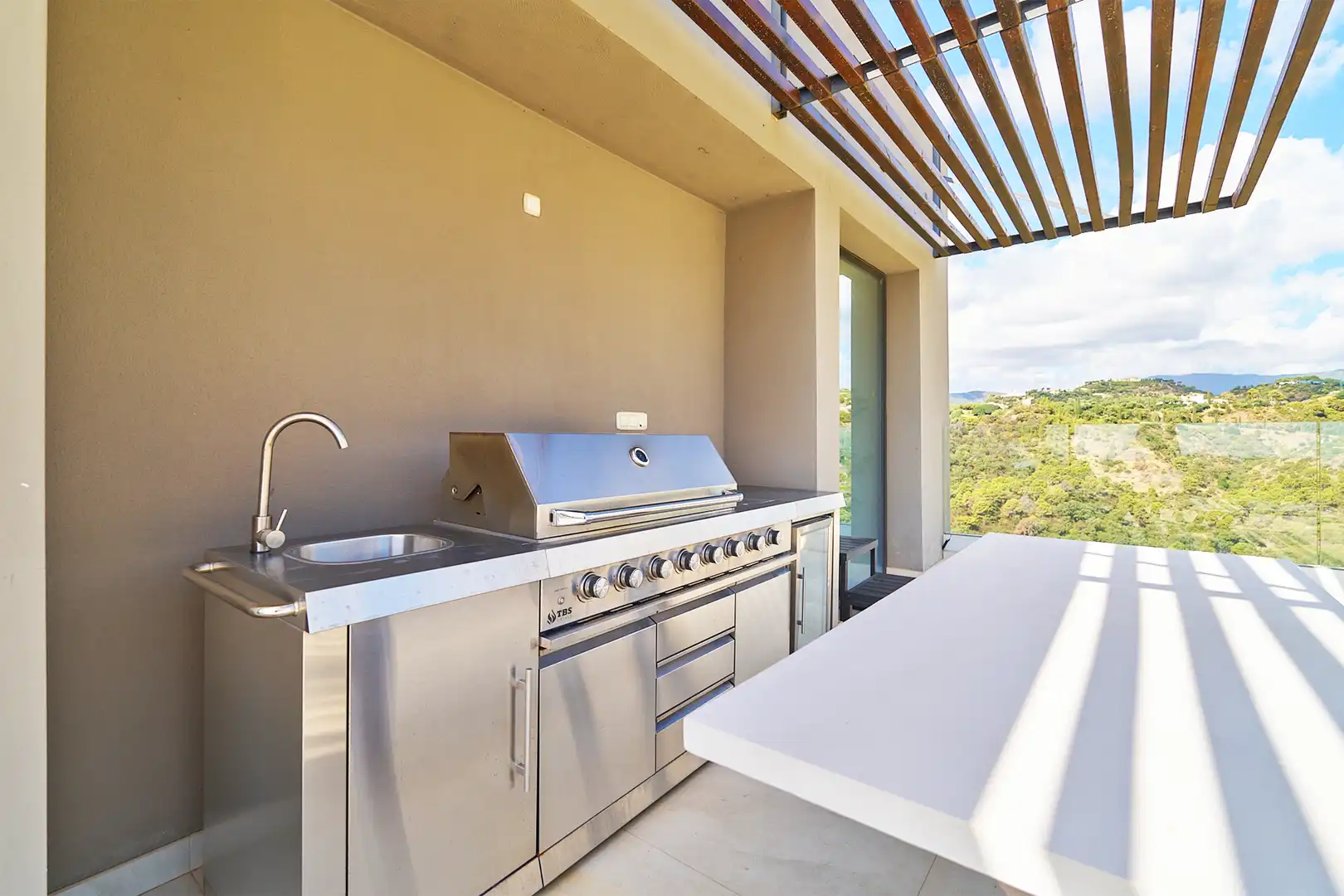 Terraza de Casa o chalet en venta en Benahavís con Aire acondicionado, Calefacción y Jardín privado