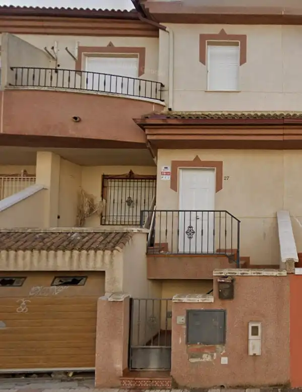 Adossat amb terrassa en venda a Calle Río Tajo 27