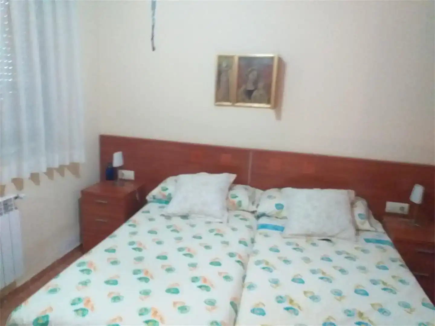 Habitación de Casa adosada en venta en Villavaliente con Parquet, Trastero y Amueblado