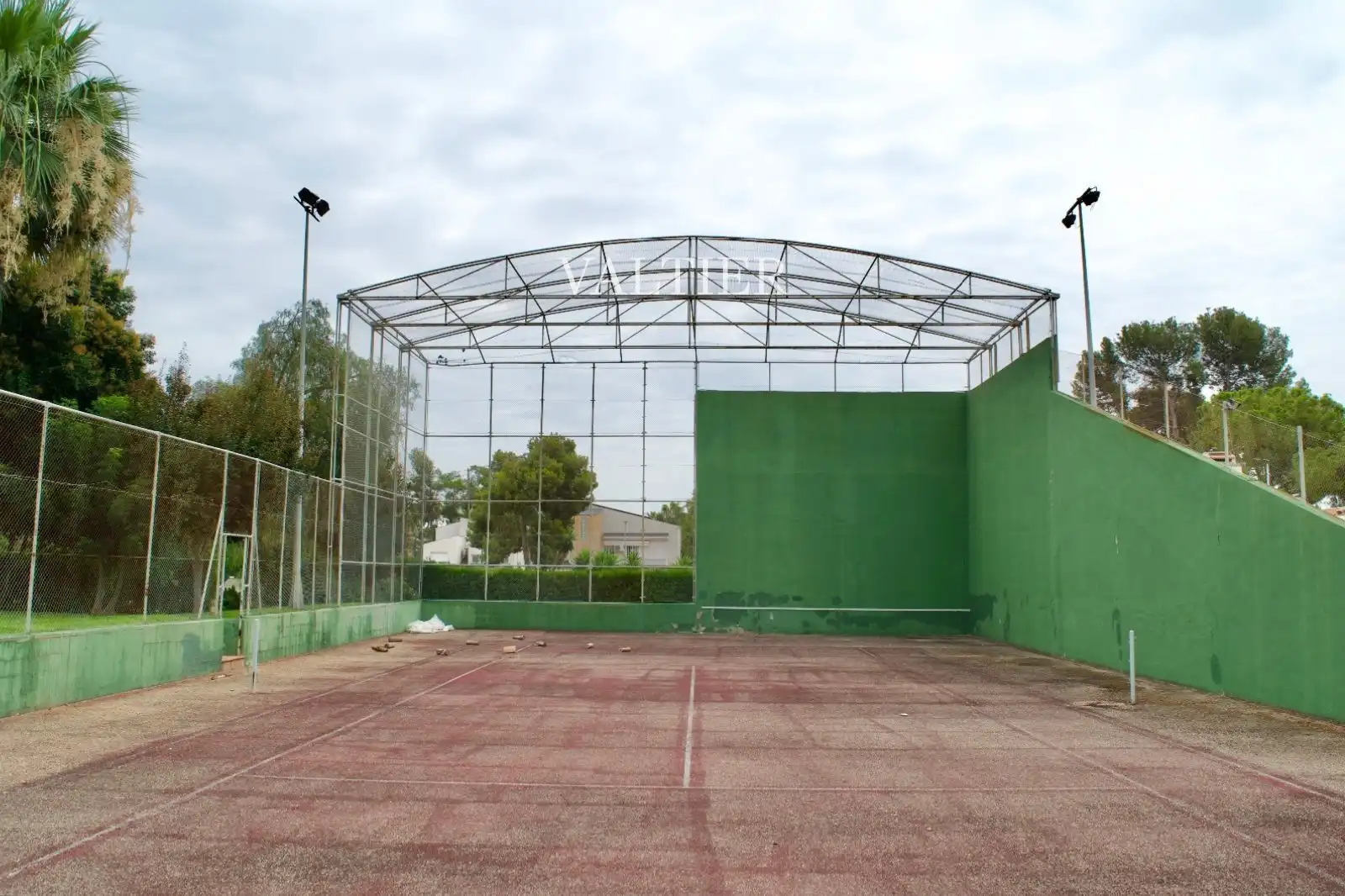 Garden of Houses for sale in L'Eliana  with Air Conditioner and Swimming Pool