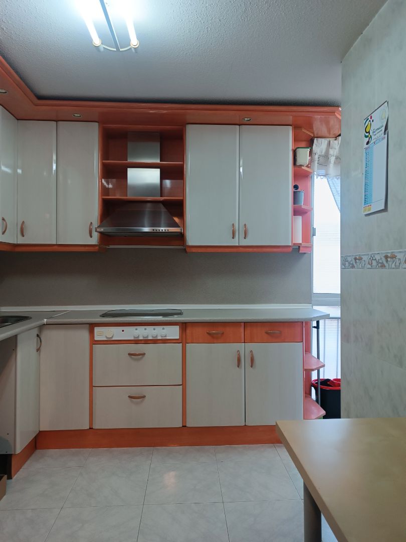 Cuina de Pis en venda en Parla amb Aire condicionat, Calefacció i Parquet