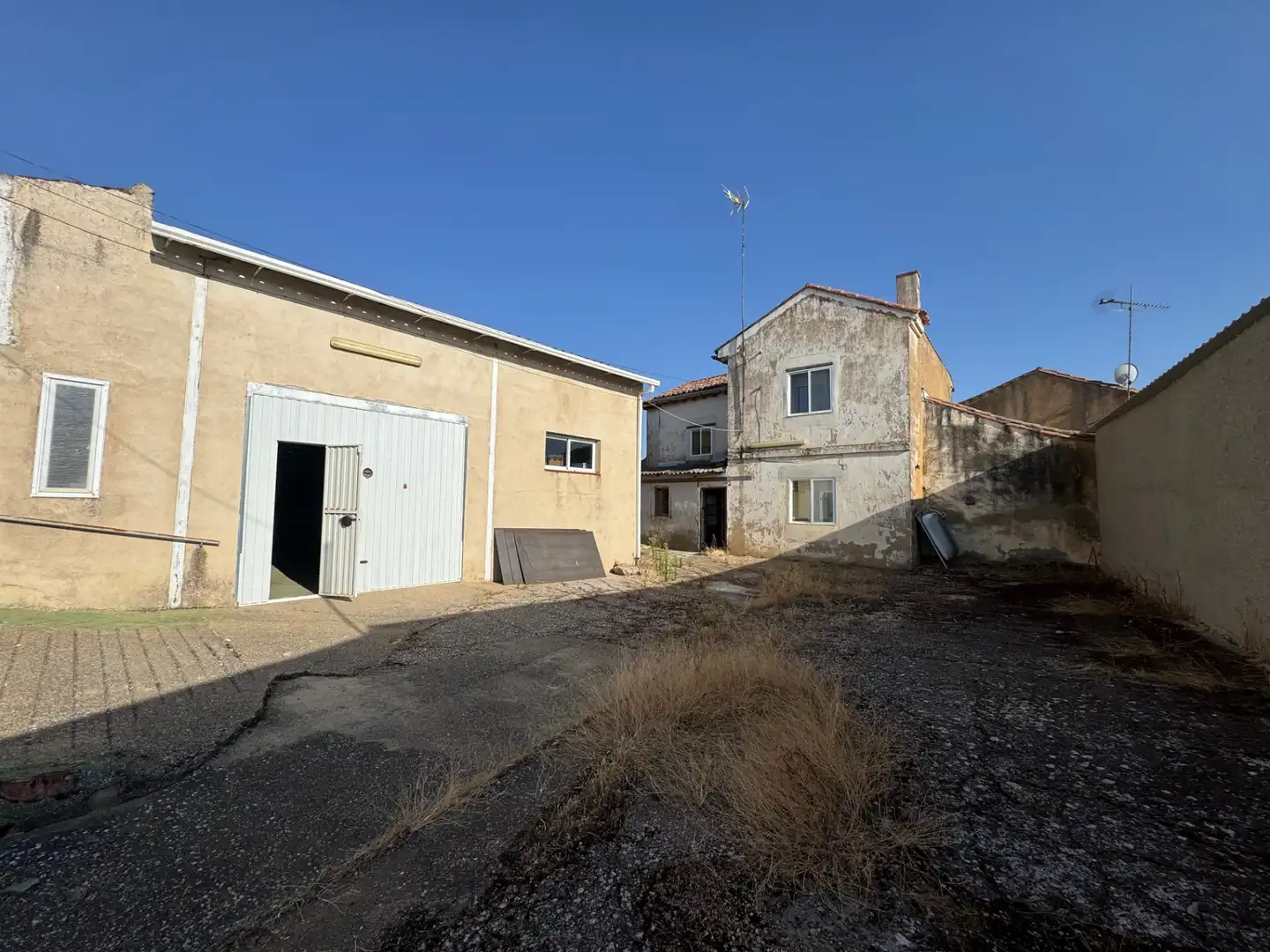 Exterior view of Country homes for sale in Barcial de la Loma  with Heating, Terrace and Storage room