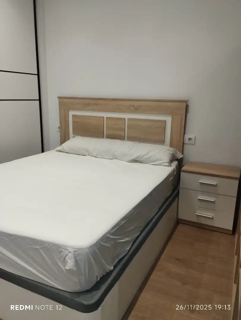 Dormitori de Loft de lloguer en Castilleja de la Cuesta amb Aire condicionat, Calefacció i Moblat