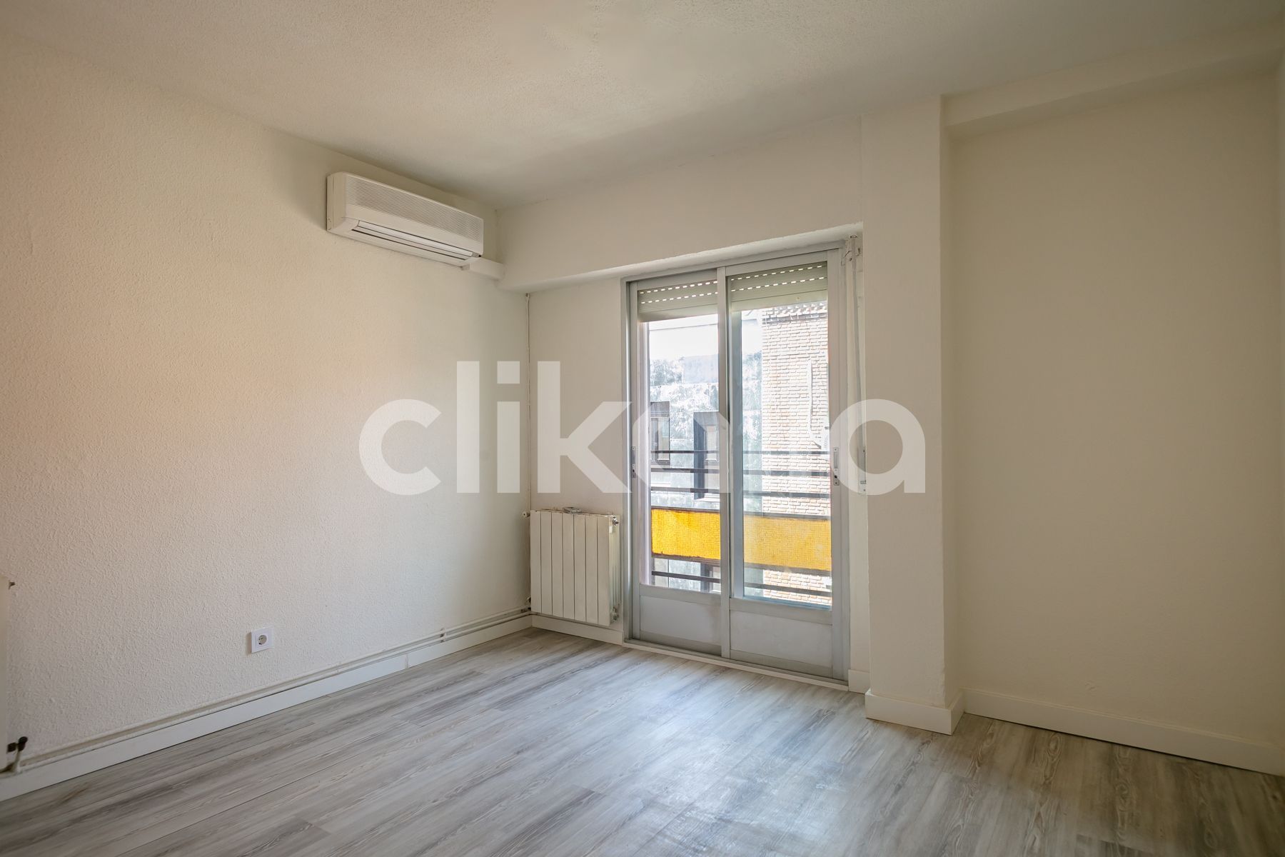 Bedroom of Flat to rent in  Madrid Capital  with Air Conditioner, Heating and Terrace