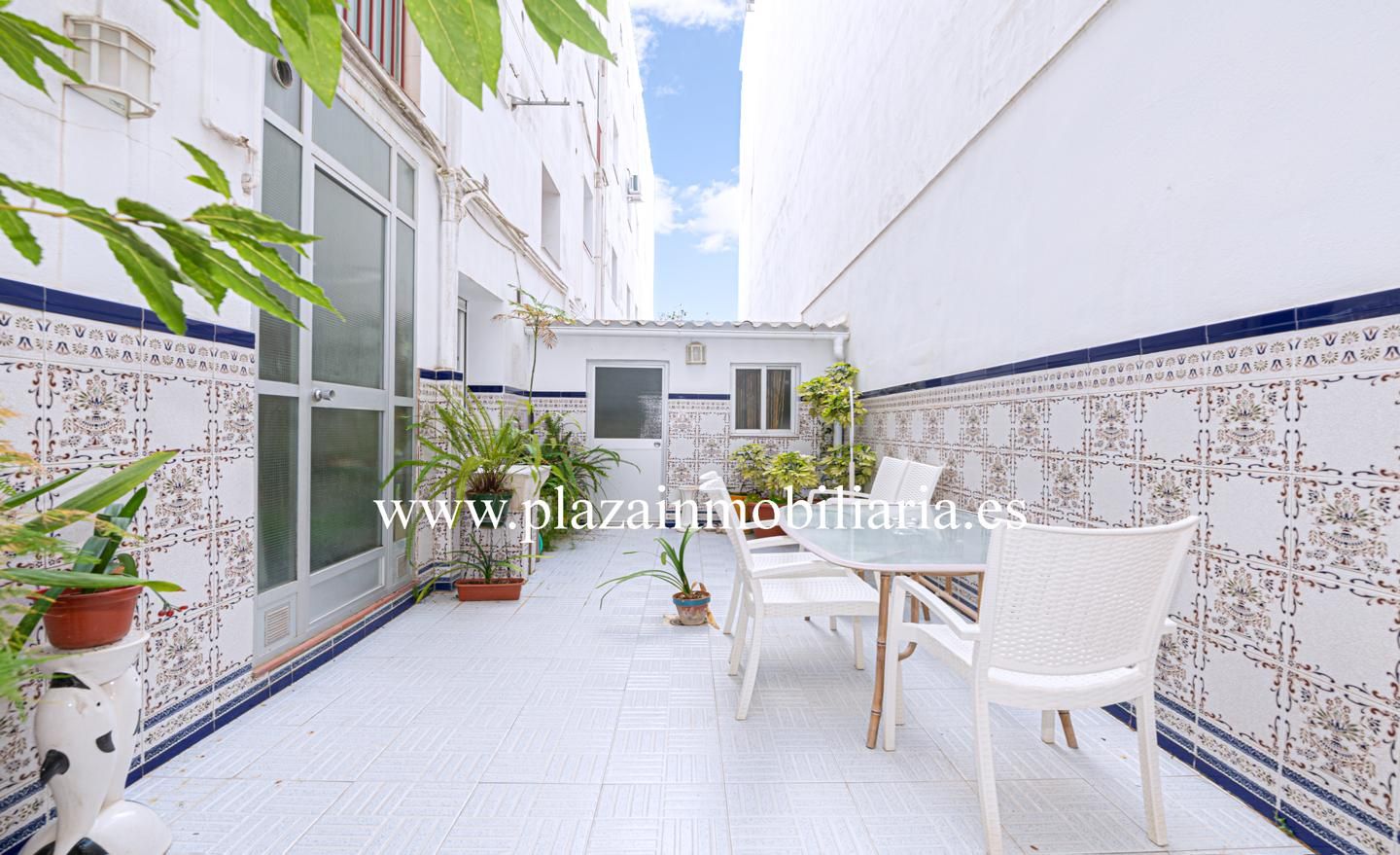 Exterior view of Planta baja for sale in Lucena  with Terrace and Storage room