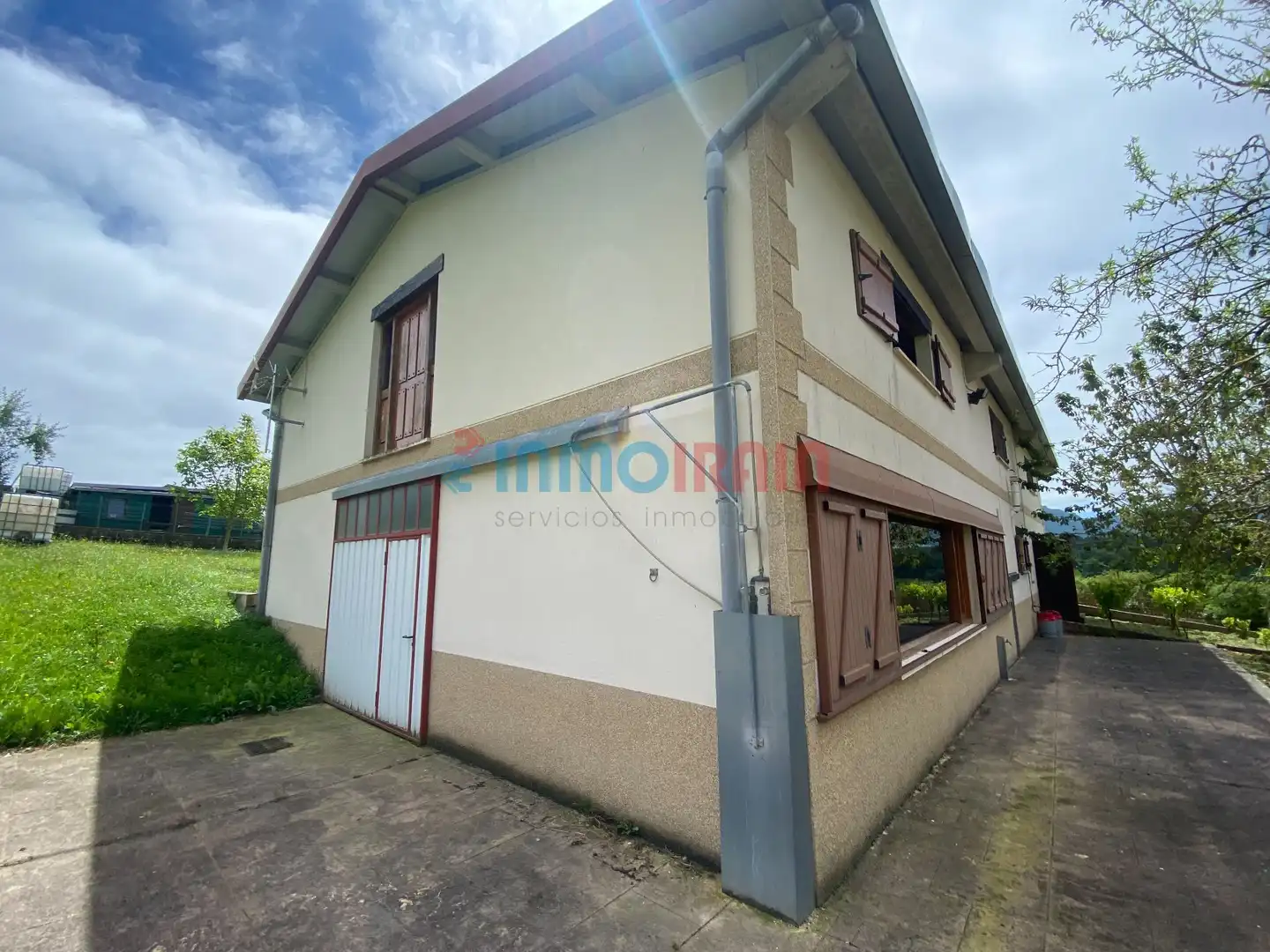 Vista exterior de Nave industrial en venta en Altsasu / Alsasua