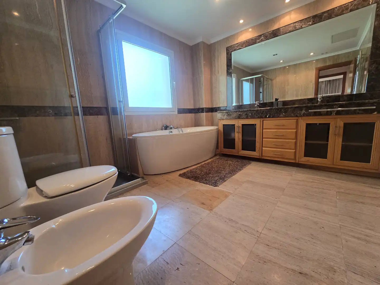 Bany de Apartament en venda en Marbella amb Aire condicionat, Calefacció i Jardí privat