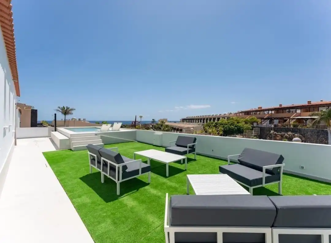 Terrassa de Casa o xalet en venda en San Miguel de Abona amb Jardí privat, Traster i Piscina