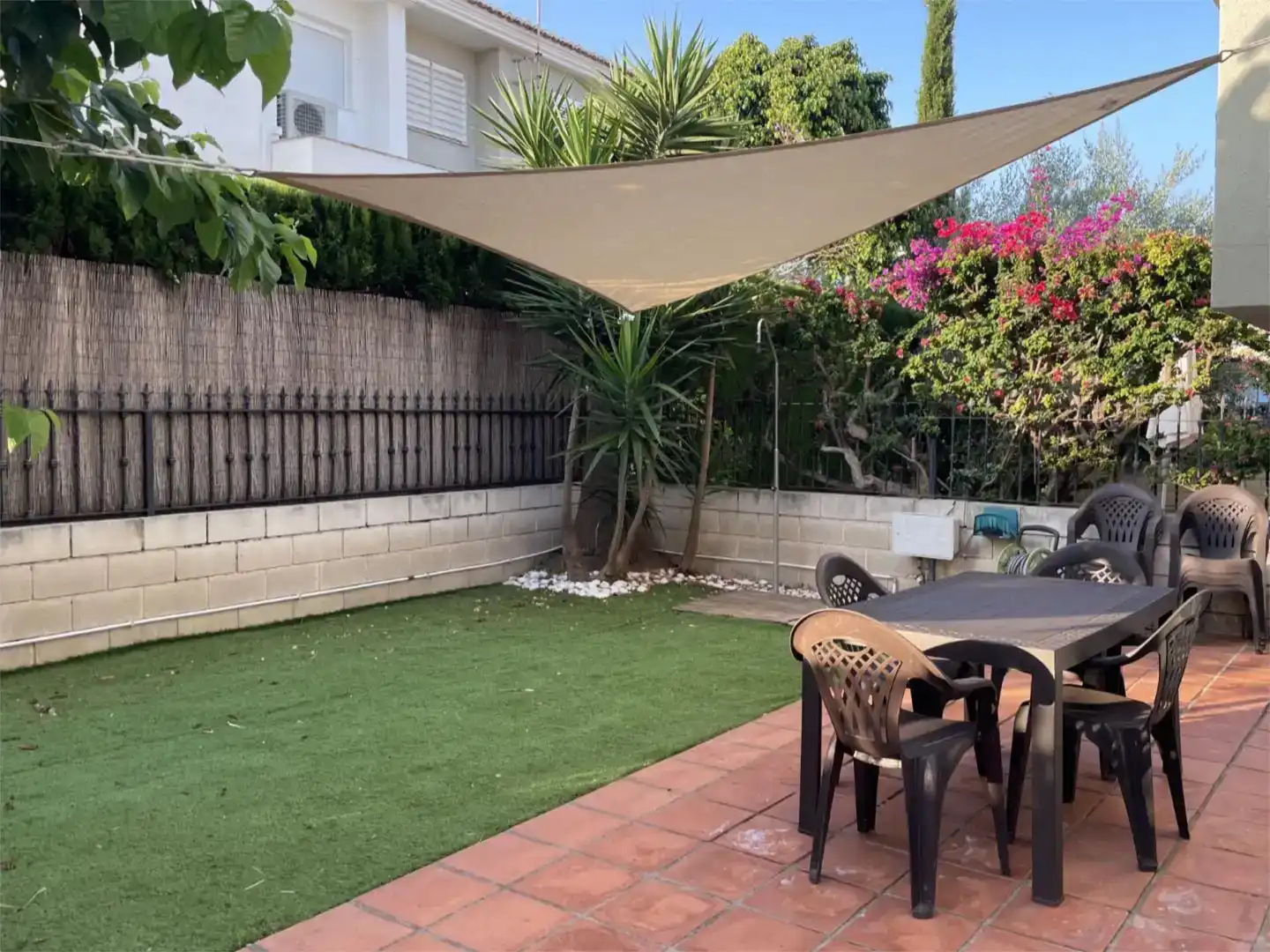 Terrasse von Erdgeschoss zur Miete in Oliva mit Klimaanlage