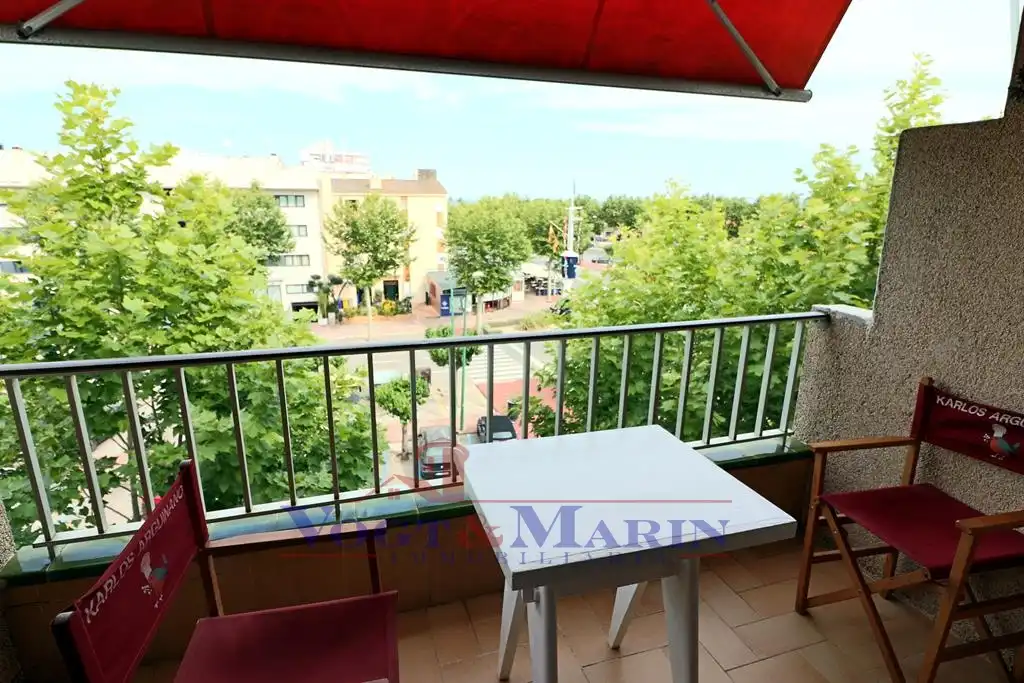 Appartement compact avec terrasse à vendre à Avinguda Fages de Climent, imagen 3