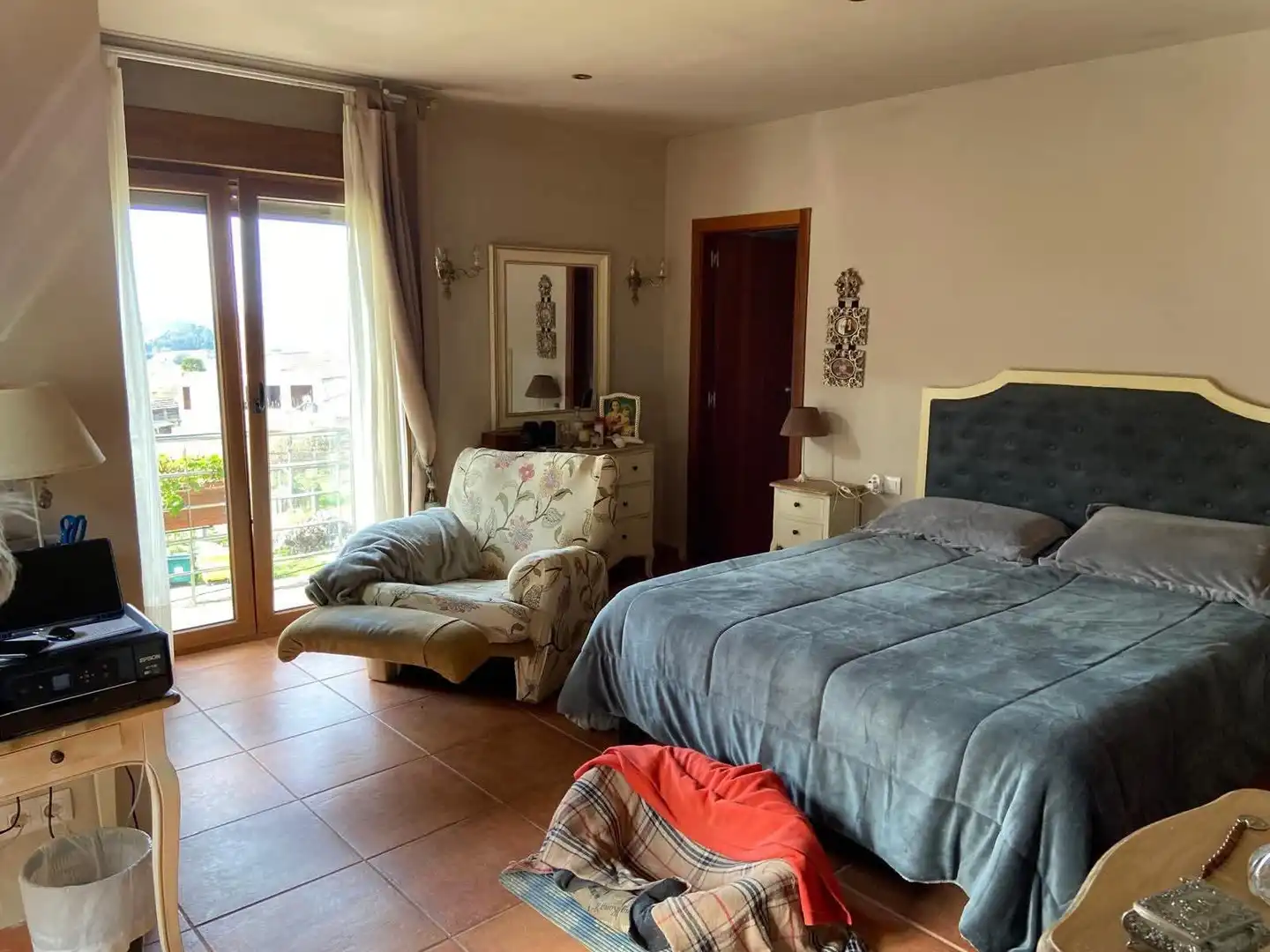 Dormitori de Casa o xalet en venda en Meaño amb Jardí privat