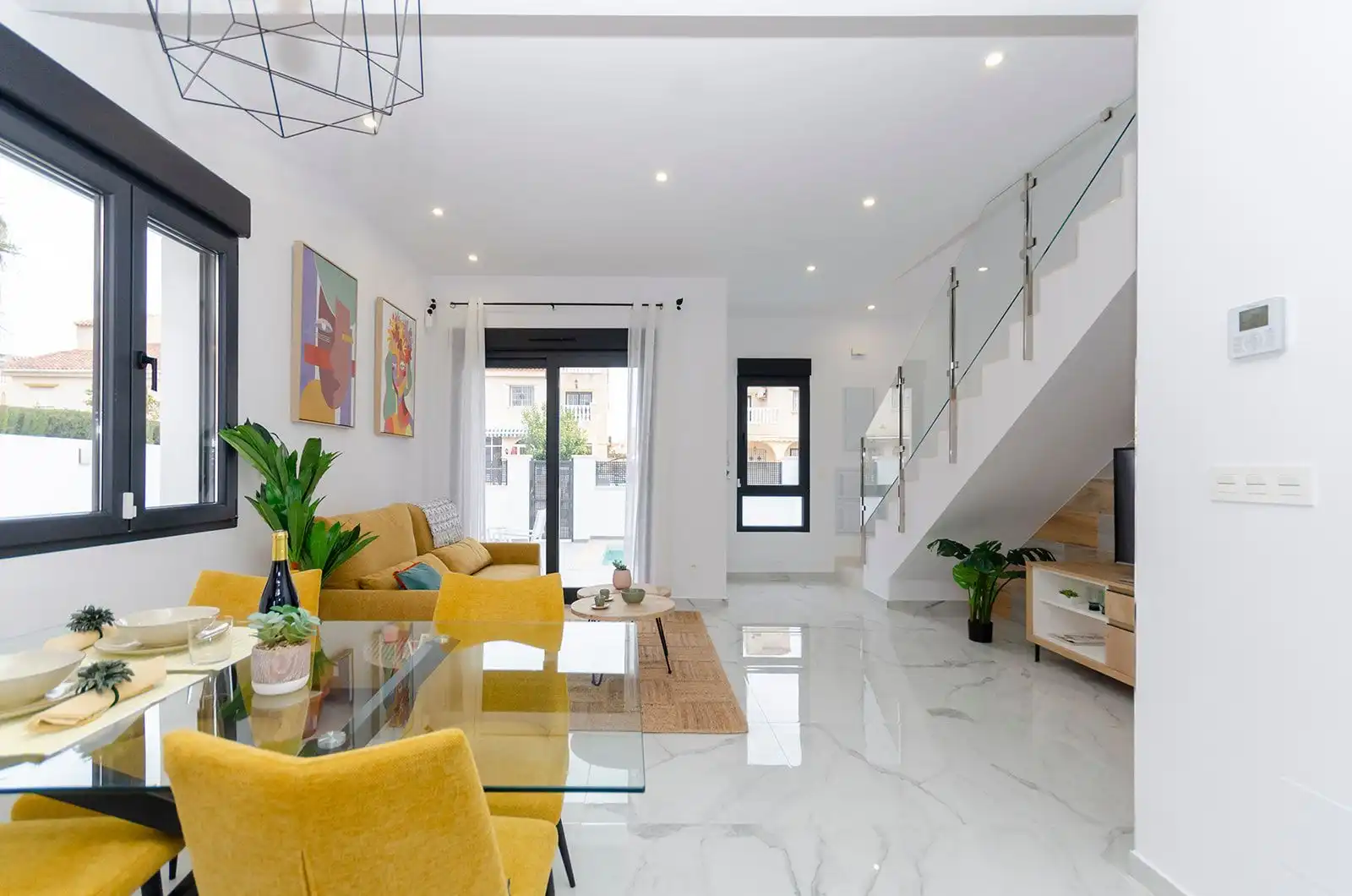 Sala de estar de Casa o chalet en venta en Torrevieja con Aire acondicionado, Jardín privado y Terraza