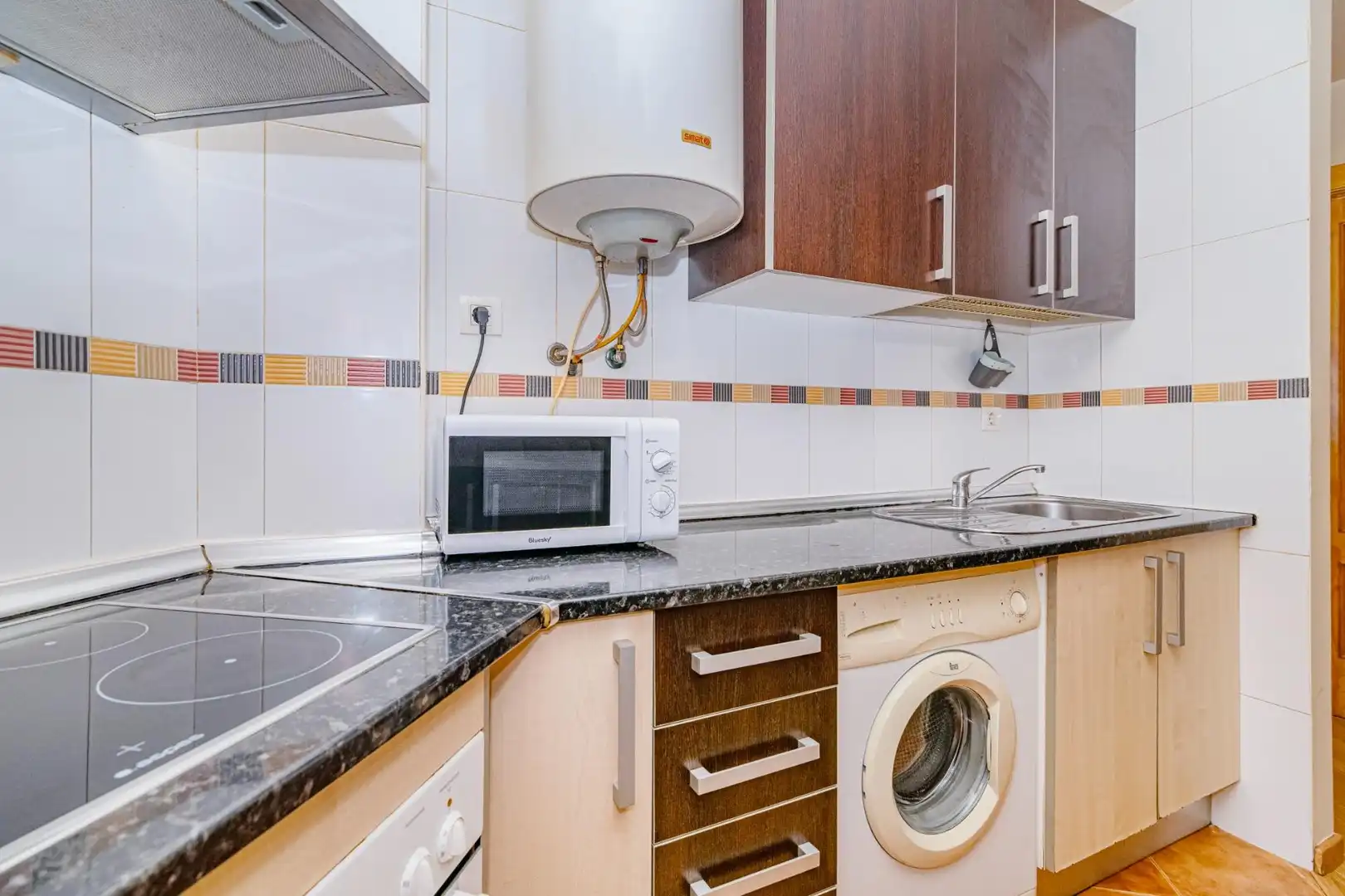 Cuina de Apartament en venda en La Zubia amb Moblat