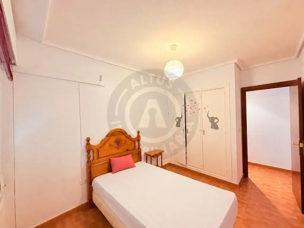 Bedroom of Flat for sale in Cáceres  with Air Conditioner, Terrace and Furnished