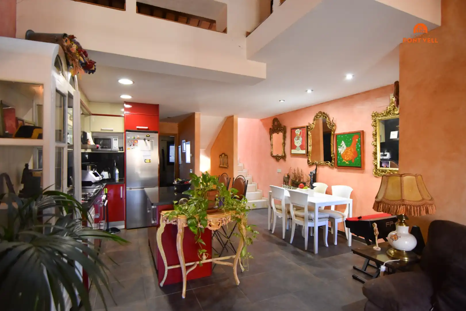Esszimmer von Einfamilien-Reihenhaus zum Verkauf in La Bisbal d'Empordà mit Klimaanlage, Heizung und Terrasse