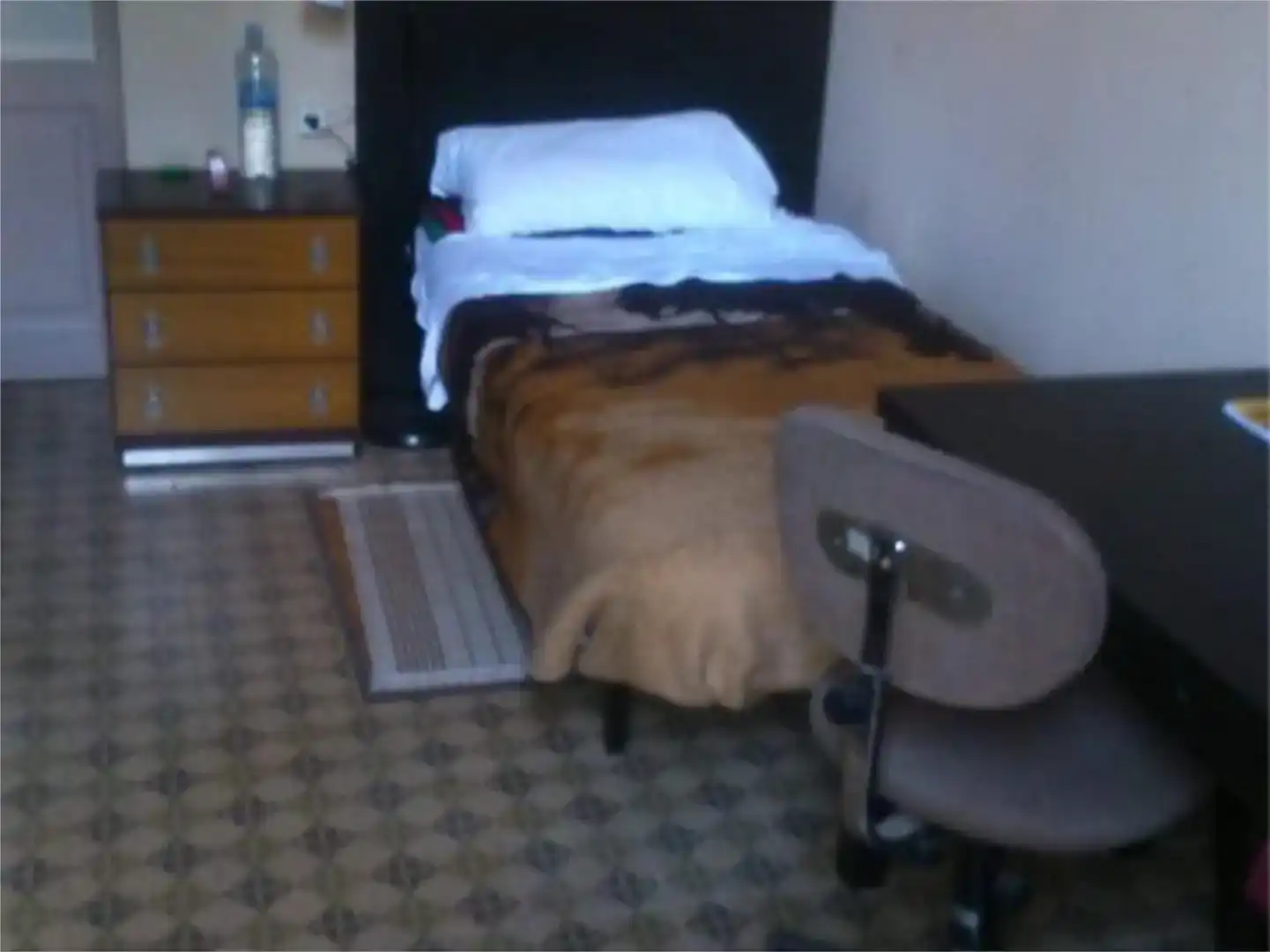 Habitación de Casa adosada para compartir en Sabadell con Trastero y Amueblado