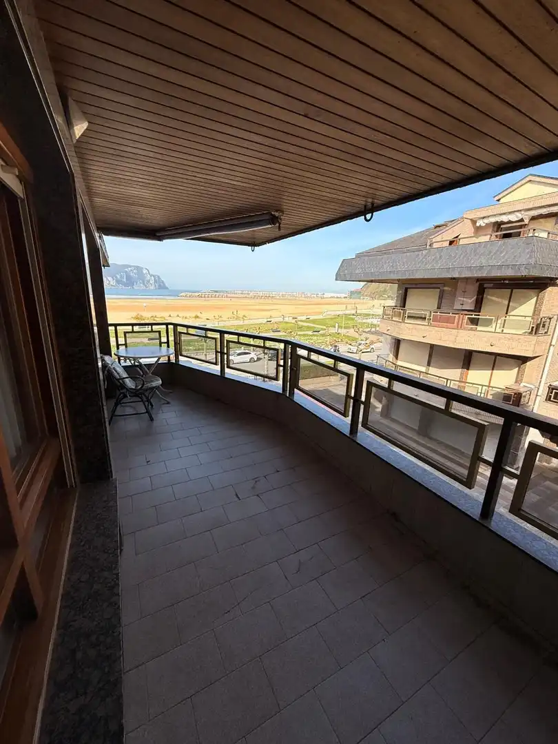 Terraza de Apartamento de alquiler en Laredo con Calefacción, Terraza y Amueblado