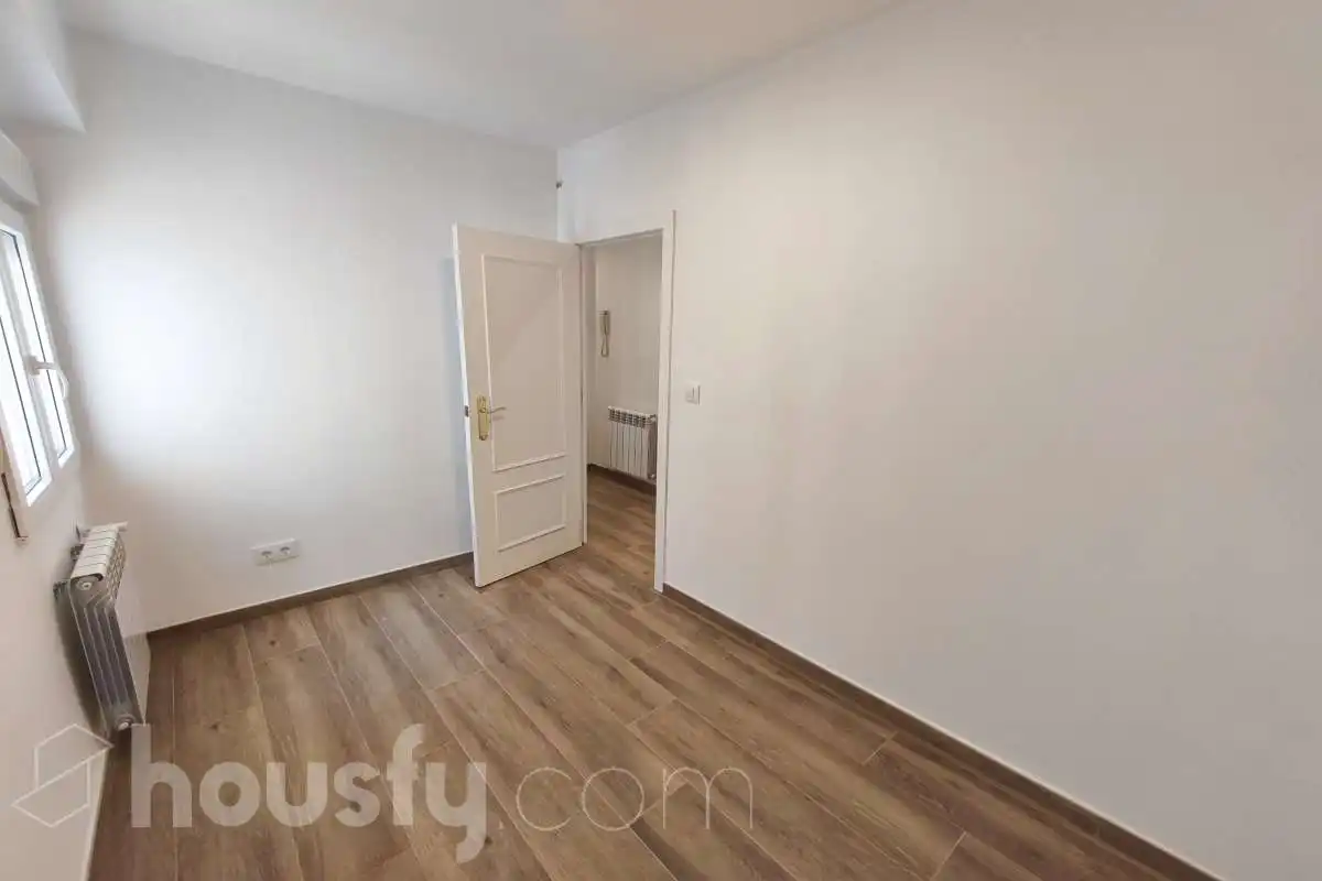 Schlafzimmer von Wohnung zur Miete in Madrid mit Klimaanlage, Heizung und Terrasse