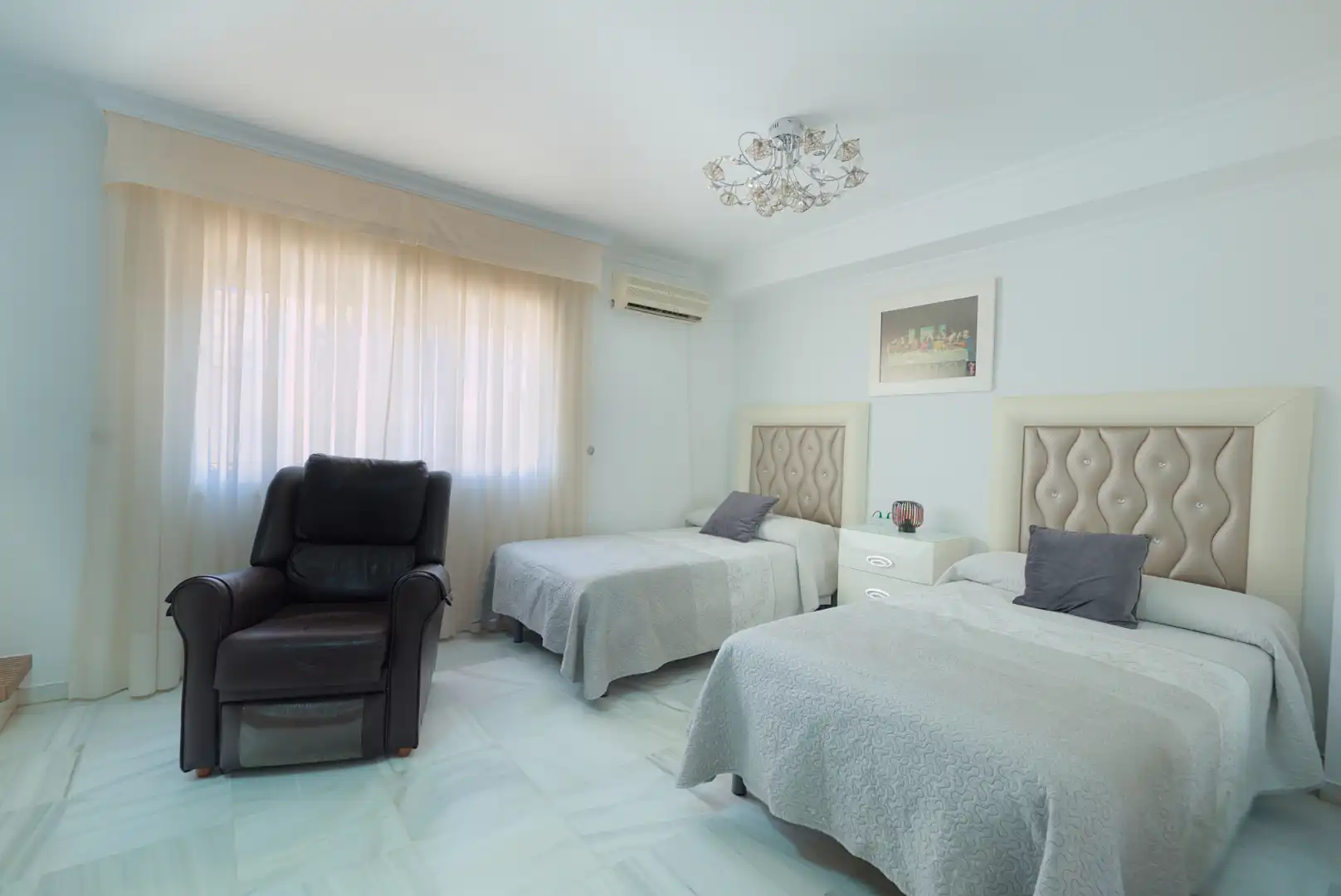 Bedroom of Houses for sale in Vélez-Málaga  with Air Conditioner, Swimming Pool and Furnished