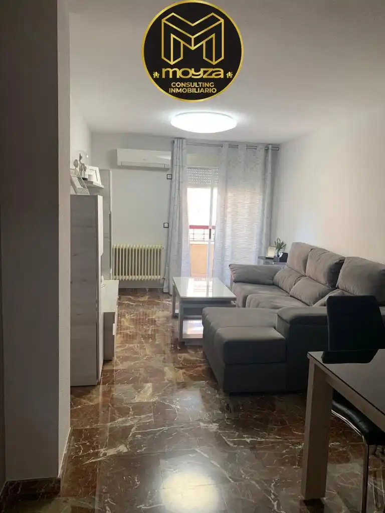 Sala de estar de Piso en venta en  Jaén Capital con Trastero y Balcón
