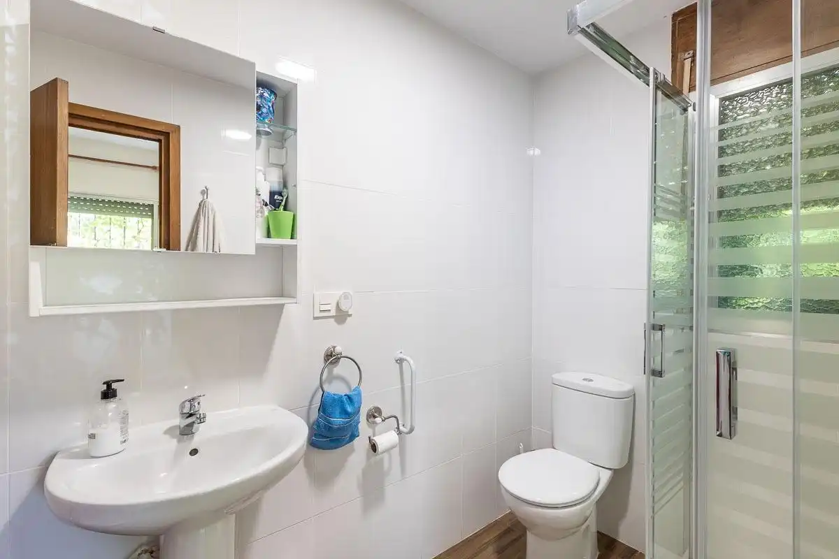Bany de Casa o xalet en venda en Dílar amb Jardí privat, Terrassa i Traster
