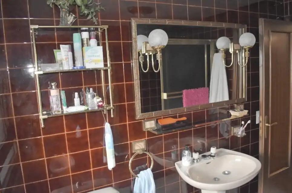 Badezimmer von Wohnung zum Verkauf in Valladolid mit Parkett, Terrasse und Abstellraum